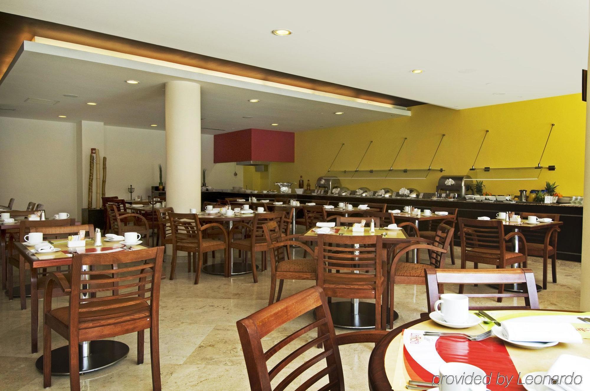 Fiesta Inn Express Perinorte Cuautitlan Izcalli Restoran foto