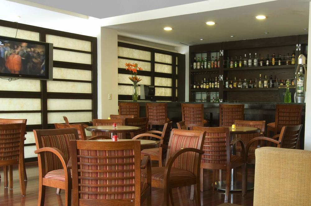 Fiesta Inn Express Perinorte Cuautitlan Izcalli Bagian luar foto