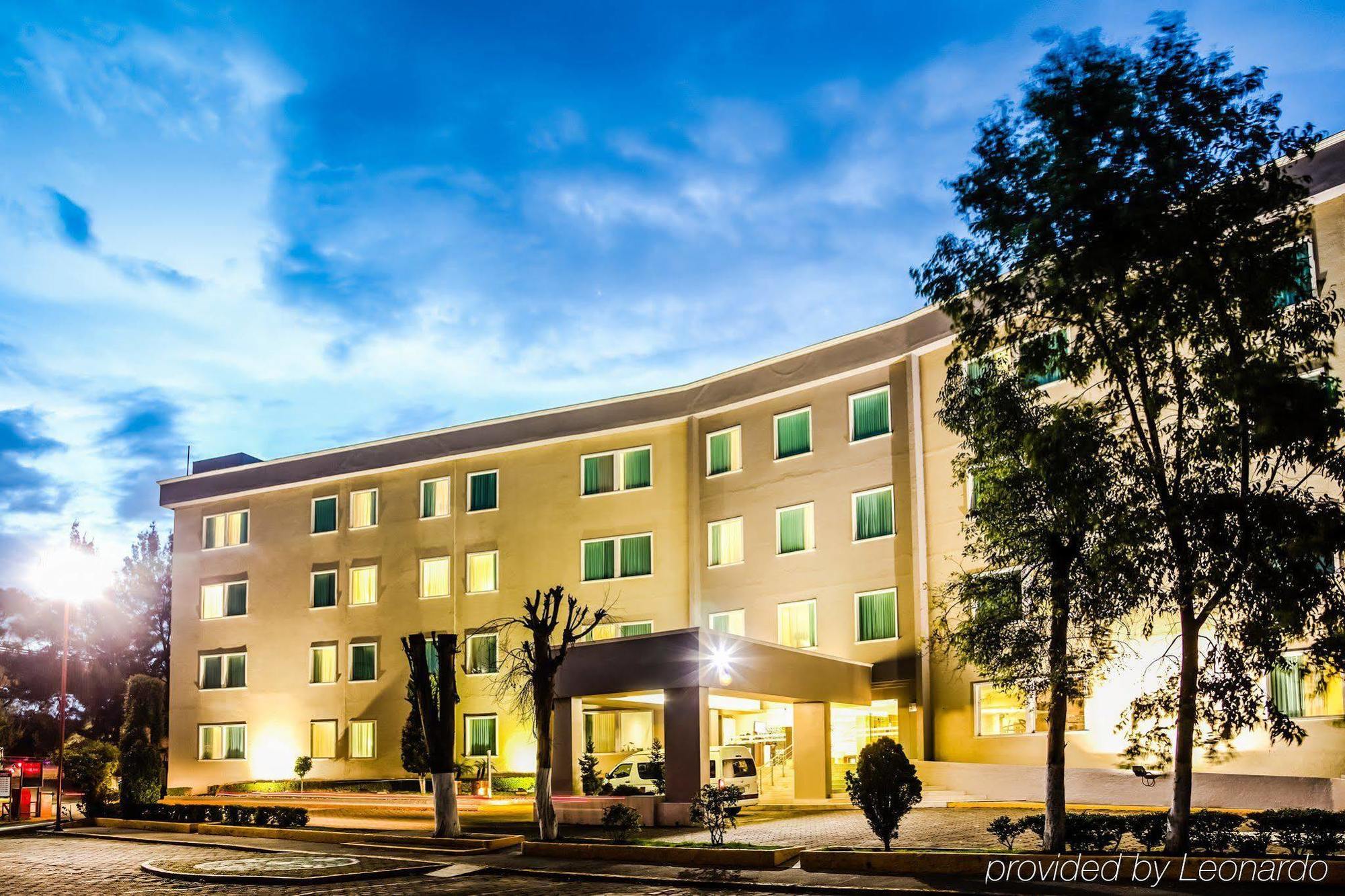 Fiesta Inn Express Perinorte Cuautitlan Izcalli Bagian luar foto