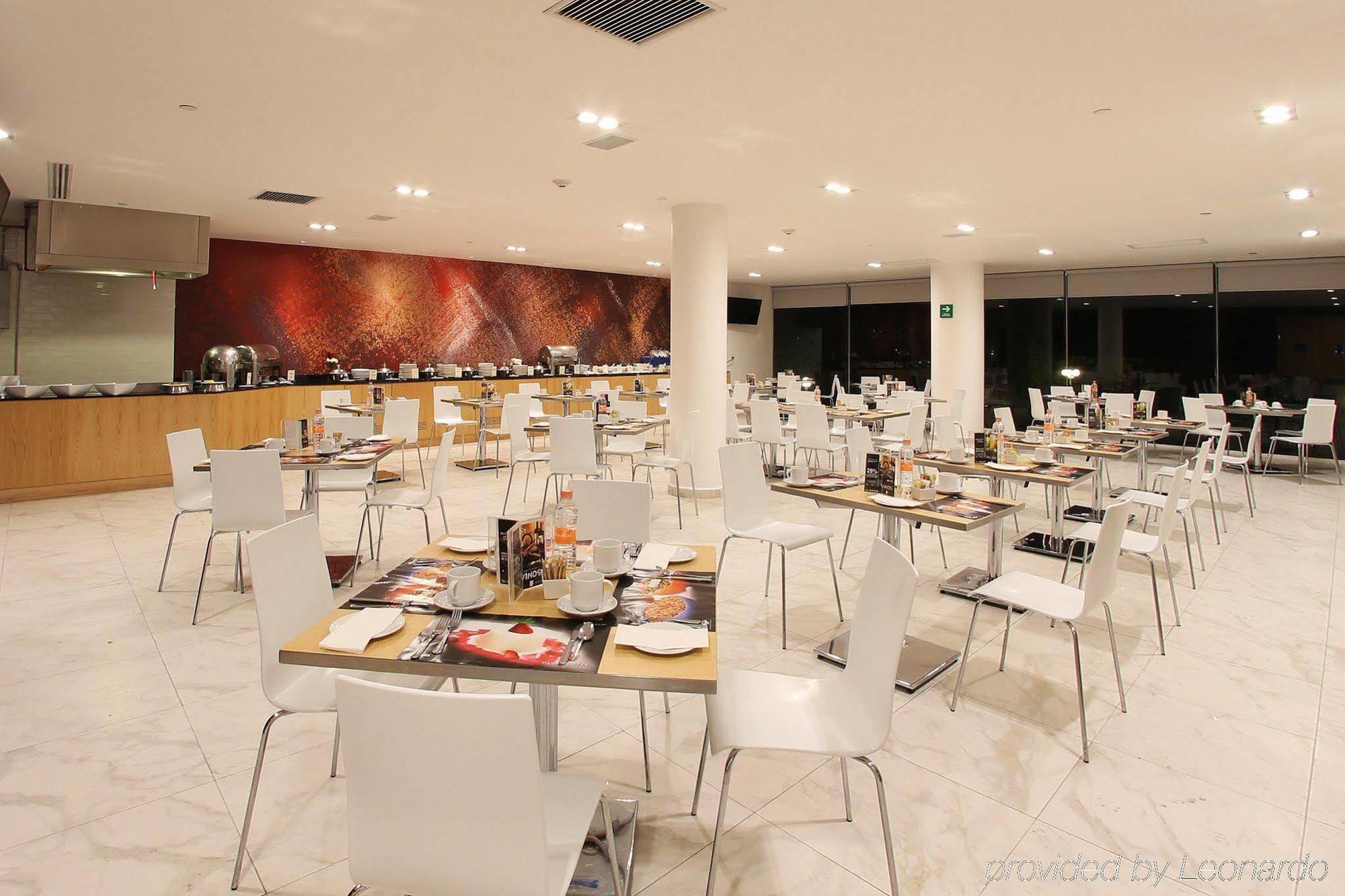 Fiesta Inn Express Perinorte Cuautitlan Izcalli Bagian luar foto