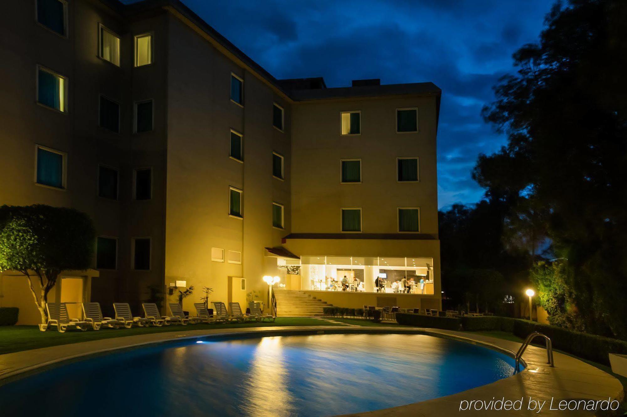 Fiesta Inn Express Perinorte Cuautitlan Izcalli Bagian luar foto